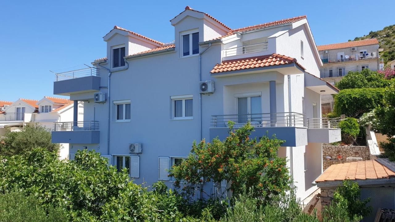 Apartments With A Parking Space Bilo, Primosten - 12870 외부 사진
